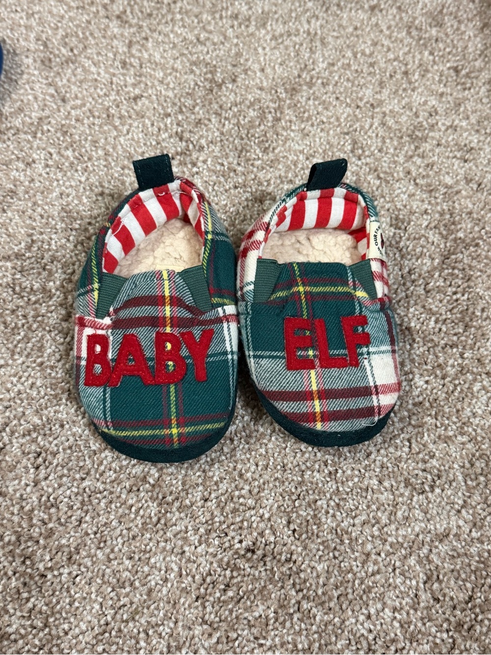 Dearfoam Baby Elf Plaid Slippers size 9-12mo